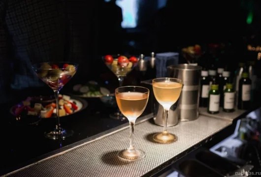 dry & wet cocktail bar фото 7 - ruclubs.ru